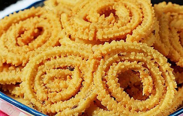 How to Fry Murukku